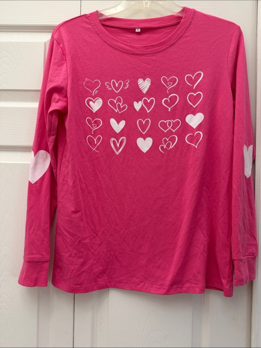 Women’s Long-Sleeve Heart Graphic Tee in Hot Pink